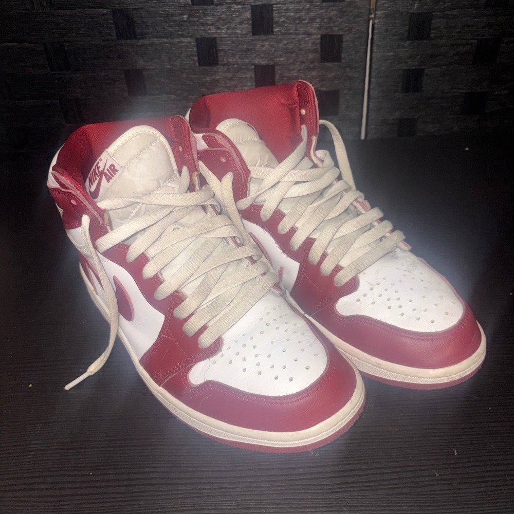 Air Jordan 1 retro crimson tint size 7.5 men's